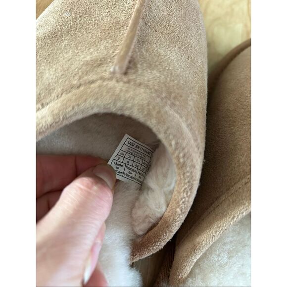 Ugg Australia Scuff  Slipper  Size 9 tan and white fluffy and soft comfy indoor - Picture 3 of 6